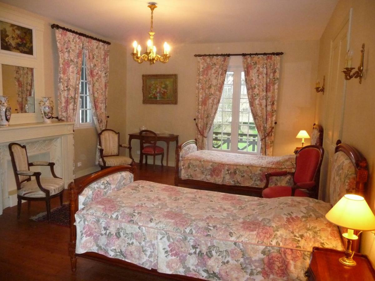 Manoir De Sens Bed & Breakfast Beuvron-en-Auge Exterior photo