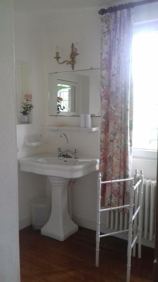 Manoir De Sens Bed & Breakfast Beuvron-en-Auge Exterior photo