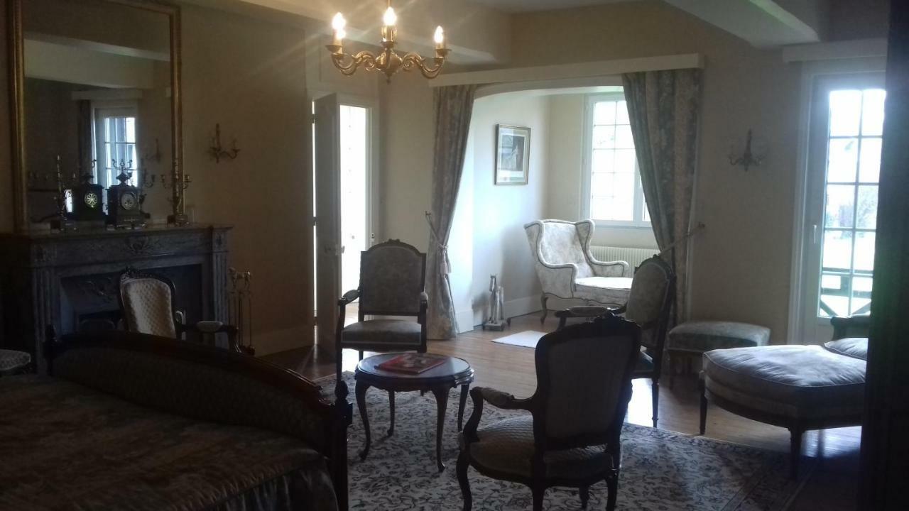 Manoir De Sens Bed & Breakfast Beuvron-en-Auge Exterior photo