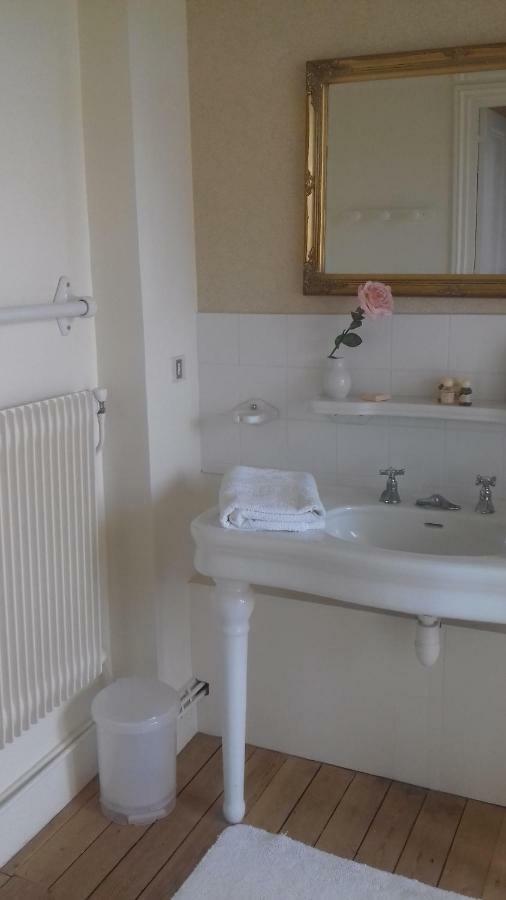 Manoir De Sens Bed & Breakfast Beuvron-en-Auge Exterior photo