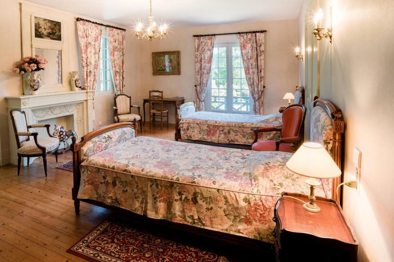 Manoir De Sens Bed & Breakfast Beuvron-en-Auge Exterior photo